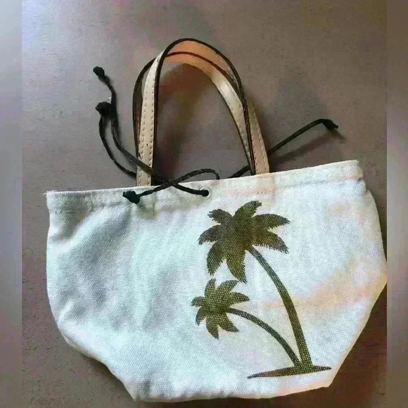 two vintage American Eagle and Avon bags. - Picture 8 of 13